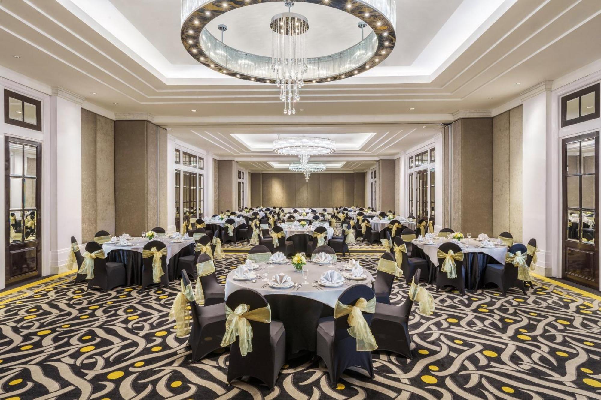 Hotel Ciputra World Surabaya Managed By Swiss-Belhotel International Экстерьер фото