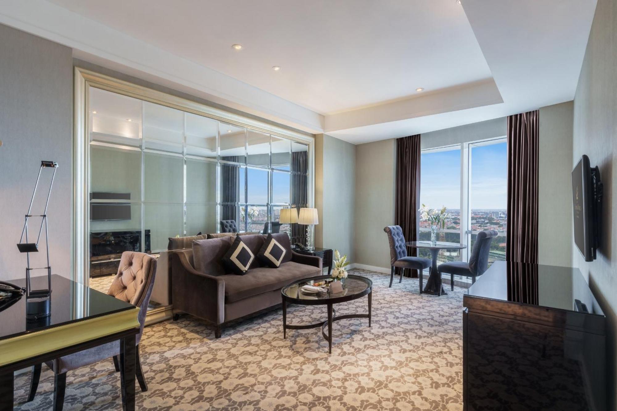 Hotel Ciputra World Surabaya Managed By Swiss-Belhotel International Экстерьер фото