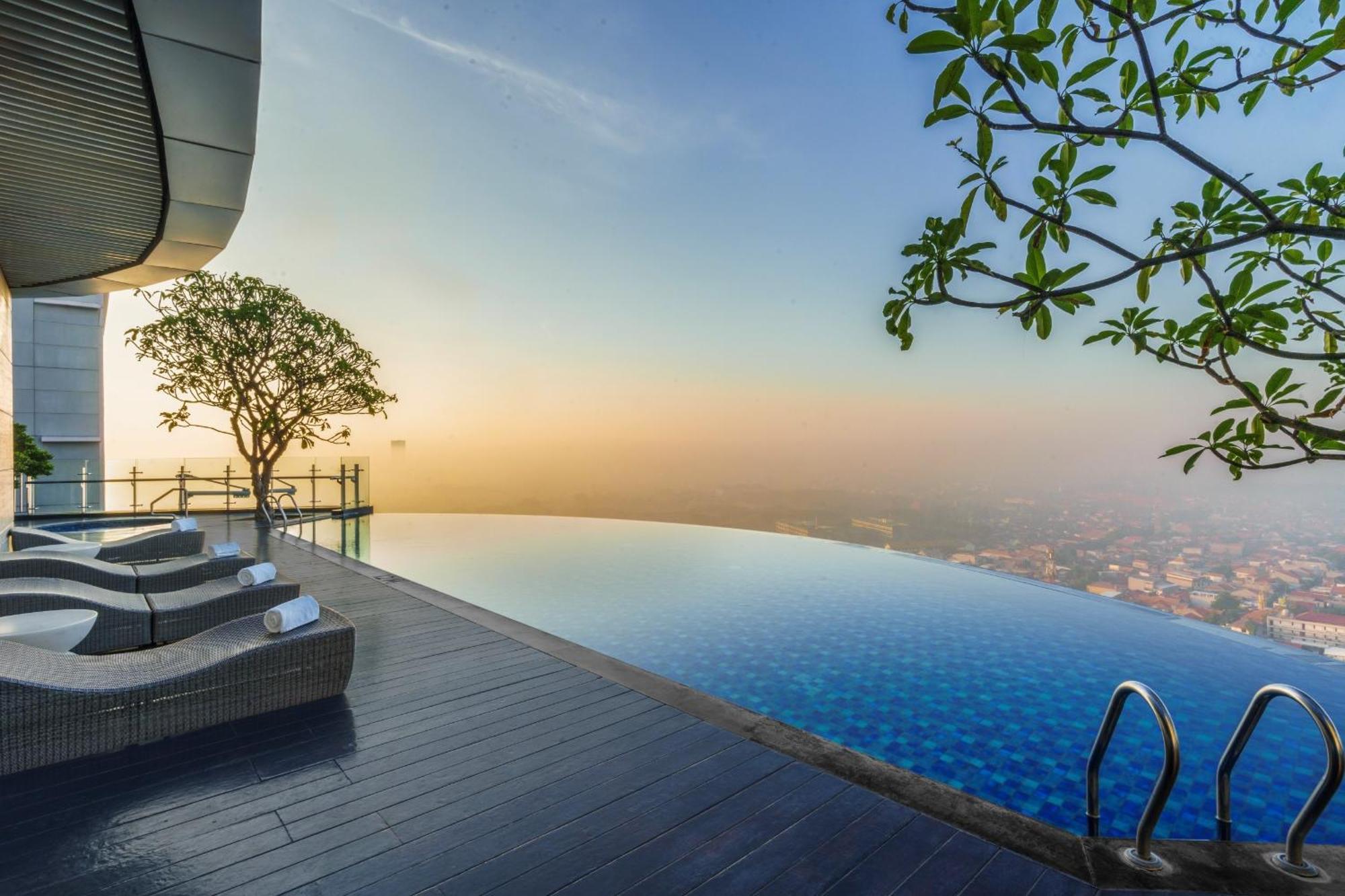 Hotel Ciputra World Surabaya Managed By Swiss-Belhotel International Экстерьер фото
