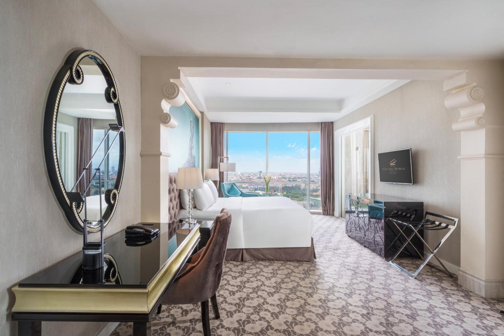 Hotel Ciputra World Surabaya Managed By Swiss-Belhotel International Экстерьер фото